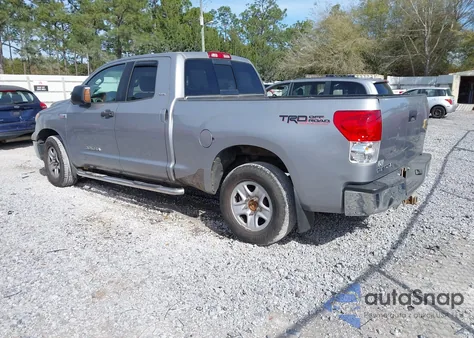 2008 Toyota Tundra Sr5 5.7L V8 z USA, uszkodzony, nr VIN 5TBRV541X8S473513